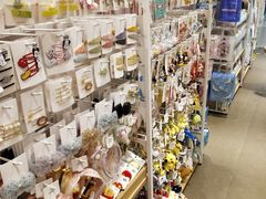 -名创优品(山东青岛市新业广场店)