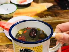 -沪小二炭火蛙锅(淮海中路美食不夜城店)
