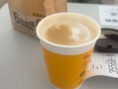 -麦当劳(上海虹桥站30B检票口楼上)