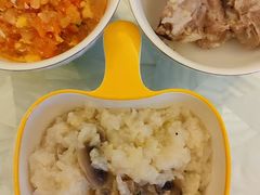 -乐禧母婴全自营月嫂(宝山店)