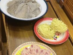 -沸炉重庆老火锅(军事博物馆店)