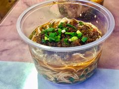 -渝之汇牛肉豌杂面