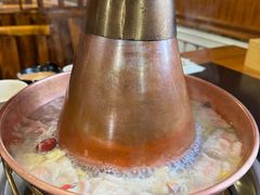 -果松木炭酸菜铜火锅·外婆参鸡汤