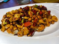 宫保鸡丁-川人百味·水煮活鱼(赛罕万达店)