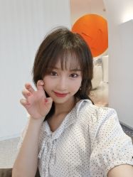 -AYO SALON
