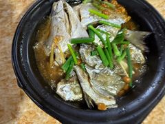 -黄记四更烤乳猪店