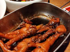 极致卤鸡爪-弄堂里·寻味杭州(湖滨银泰in77C区店)