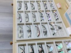 -康利眼镜·蔡司战略合作店(龙泉书房店)