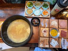 -银米·云南传统过桥米线(双廊黑金冠店)