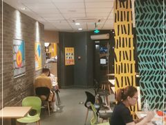 等位区-麦当劳(和平北路店)