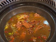 -哈尔滨烧烤·山河村铁锅炖(交大店)