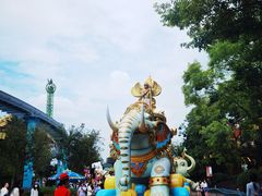 -七彩云南欢乐世界