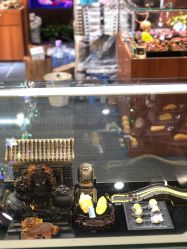 -灵彩珠宝(朗香街店)