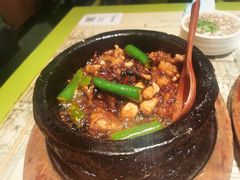 石锅杭椒牛蛙-桂满陇天书(南京德基旗舰店)