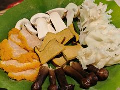 -钢管厂五区小郡肝串串香火锅(梅川路店)