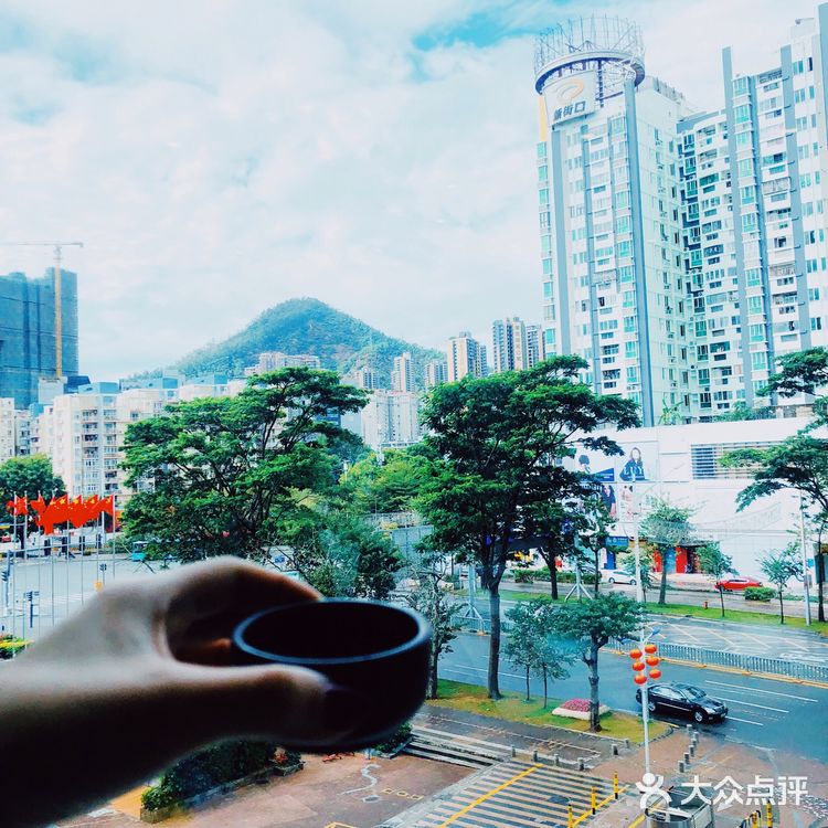 服务生会帮忙泡茶，很舒适哦