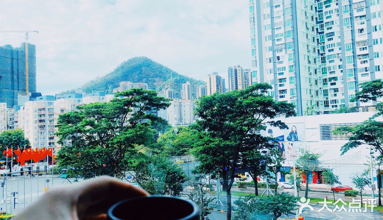 服务生会帮忙泡茶，很舒适哦