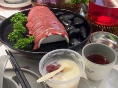 -洪氏嗨捞·广东猪肚鸡·椰子鸡火锅(西咸万象城店)