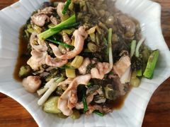 -黄记四更烤乳猪店