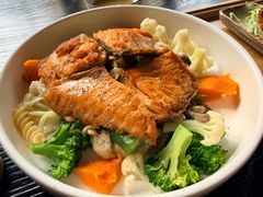 烤三文鱼暖沙拉-The place那儿(新城国际店)