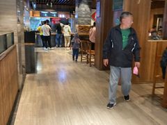 -亮亮面馆(经六路店)