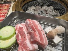 -蚂蚁洞·烤肉大营地(上海静安大悦城店)