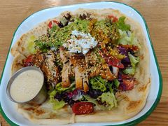 照烧鸡肉配牛油果拉法沙拉-HELLO 27 意面·沙拉·帕尼尼