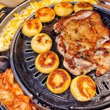 大块吃肉、大口喝酒、胡同里的深夜食堂太带劲了~