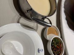 -红鼎豆捞·非遗鲍皇汤火锅(宝丰路店)