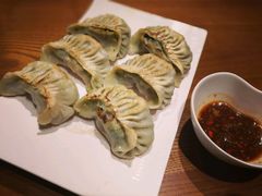 生煎锅贴-巴扎美食·新疆菜·西域歌舞表演餐厅(新疆大厦店)