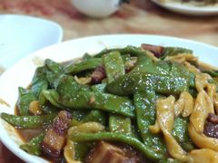 红烧肉豆角焖卷子-李连贵熏肉大饼(天通苑店)