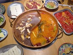 -洱火云南酸菜牛肉火锅(石景山当代商城店)