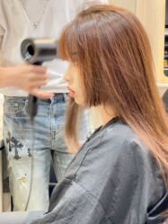 -HAIR CORNER