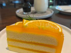 -Chom Cafe and Restaurant