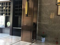 -铂逸梦秦酒店(横店梦幻谷店)