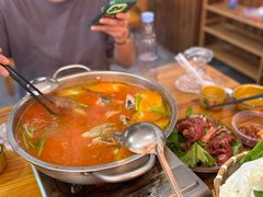 -苗家恒灵酸汤鱼-跳水牛肉连锁店(凯里总店)