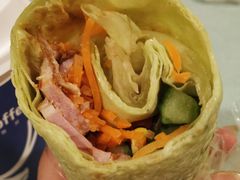 京味烤鸭鲜蔬卷-瑞幸咖啡(东直门枢纽店)
