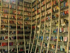 -钟书阁(松江泰晤士小镇店)