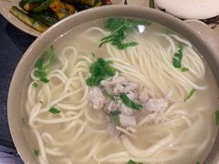 -亮亮面馆(经六路店)