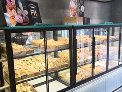 面包甜点陈列柜-圣安娜饼屋(信和广场店)