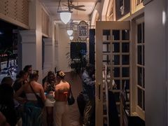 门面-Long Bar(莱佛士酒店)
