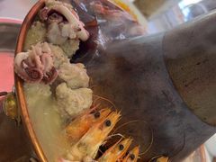 -一口猪海鲜浑锅·东北家常菜