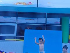 -龙格亲子游泳·水育早教中心(华亿大润发店)