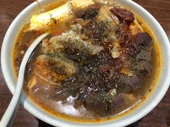 -鑫花溪牛肉米粉(人民广场店)
