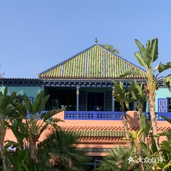 YSL先生是其第二任主人