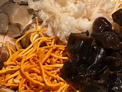 -尚尚仙·酸汤猪手·猪肚鸡火锅(华联万柳购物中心店)