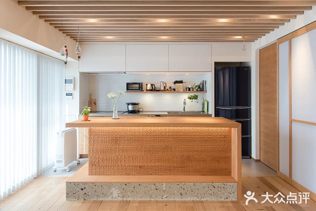 今日分享使空间连续，使其成为一个开放而悠闲的家