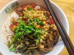 -呷佬·长沙手工米粉(金沙江路店)