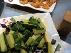 -屯老二农家铁锅炖·行业领军者(梅江店)