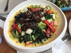 果木香烤牛肉超级色拉-新元素餐厅(瑞虹天地月亮湾店)